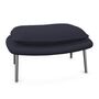 Vitra Slow Chair Ottoman in Stoff von Vitra Flocca dunkelblau, Aluminiumguss poliert 