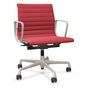 Vitra Aluminium Chair EA 118 Rot 70 - Leder , Kreide 37 pulverbeschichtet (struktur), Rolle hart gebremst für Teppichboden 02