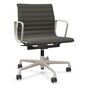 Vitra Aluminium Chair EA 118 Umbragrau 61 - Leder, Kreide 37 pulverbeschichtet (struktur), Rolle weich gebremst für Hartboden 03
