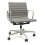 Vitra Aluminium Chair EA 118 Mittelgrau-Crème 07 - Track, Kreide 37 pulverbeschichtet (struktur), Rolle hart gebremst für Teppichboden 02