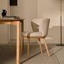 Kave_Home_Stuhl_Ciselia_aus_Chenille_Beige_Massives_Eschenholz_Natürl_Finish_Lifestyle_1