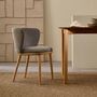 Kave_Home_Stuhl_Ciselia_aus_Chenille_Braun_Massives_Eschenholz_Natürl_Finish_Lifestyle_3