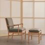 Carl_Hansen_Son_OW149_Footstool_Eiche_geolt_Terra_Leder_Jade_Lifestyle