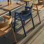 Gazzda_Flip_Stuhl_Lackeierte_Eichenholz_Ral9005_Black_Lifestyle_1