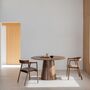 Gazzda_Mushroom-Rund_Table_126_Nussbaum_geolt_1505_Lifestyle