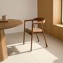 Rund_Table_126_Nussbaum_geolt_1505_Lifestyle