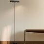 Kave_Home_Stehlampe_Lynor_Schwarz_Schwarz_Marmor_Lifestyle