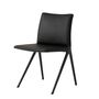 &Tradition Vollgepolsteter Kape Side Chair IF7 von &Tradition Noble Leather Black, Warm Black pulverbeschichtet